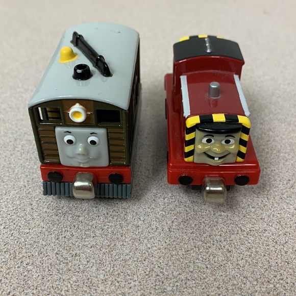 Thomas and Friends Diecast Magnetic Take Along train lot of 8 SALTY TOBY ARTHUR - Picture 10 of 11